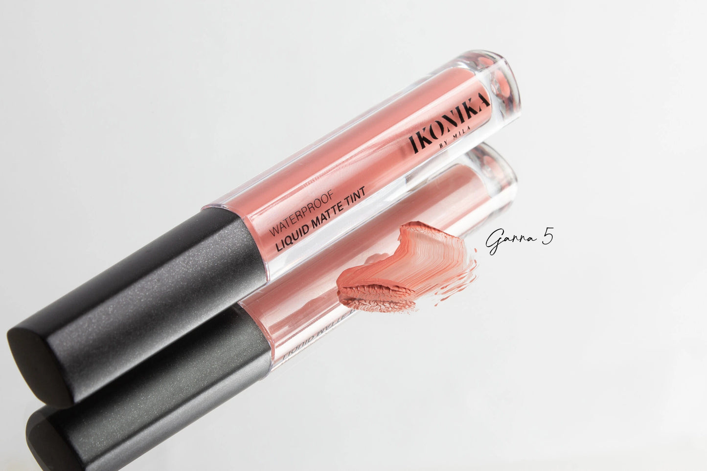 ГРИЖА ЗА УСТНИ - KISS ME